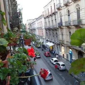Gli Di Palazzo Umberto I , Aeroporto di Catania Fontana Rossa Italia